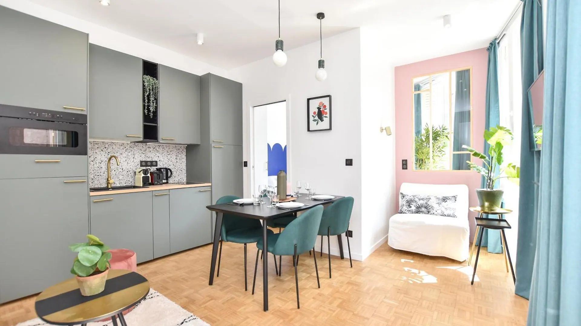 Charming And Cosy Flat Next To The Eiffel Tower Apartment Paris 0*,  France